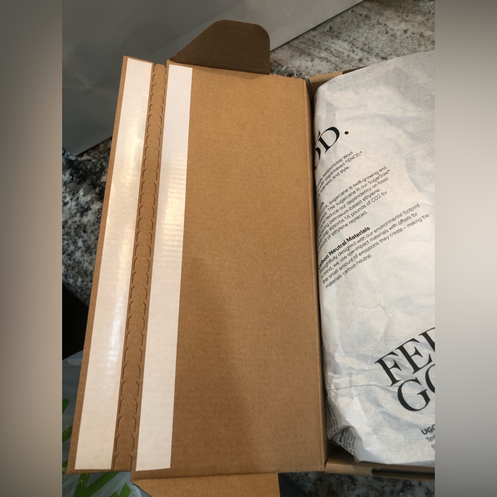 Nwt Ugg Fuzz Sugar Cross Slide Size 10 - image 5